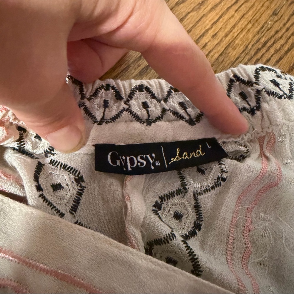 Gypsy 05 Ivory Bohemian Lightweight Shorts with Pink and Black Accents Size L - Picture 2 of 5